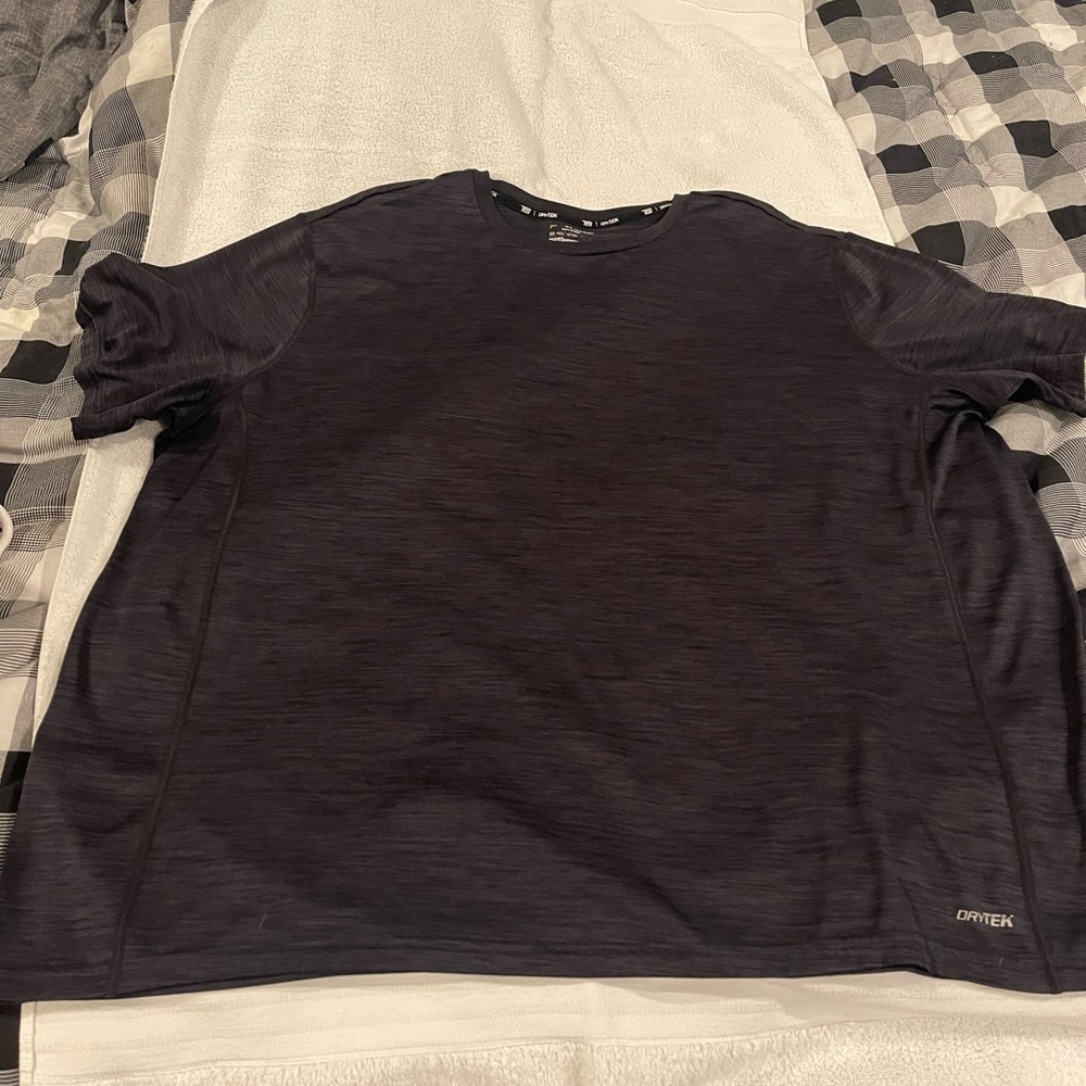 Mens Tek Gear short sleeve pullover.  Size 3XL tall